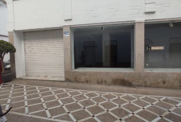 Local en Alquiler- C/San Rafael, 12   Teléfono 637 75 96 27